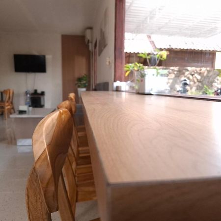 Mayeka Transit Hostel Bandara Internasional Lombok ปรายา ภายนอก รูปภาพ