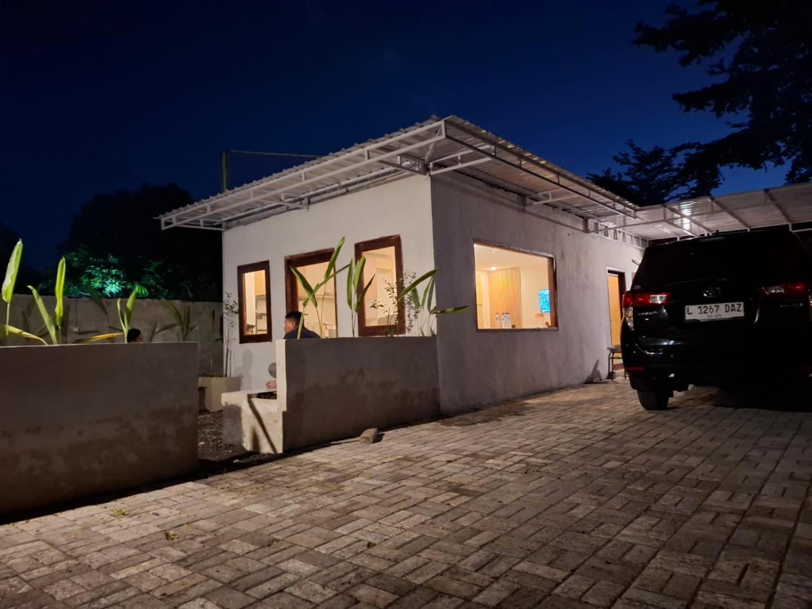 Mayeka Transit Hostel Bandara Internasional Lombok ปรายา ภายนอก รูปภาพ