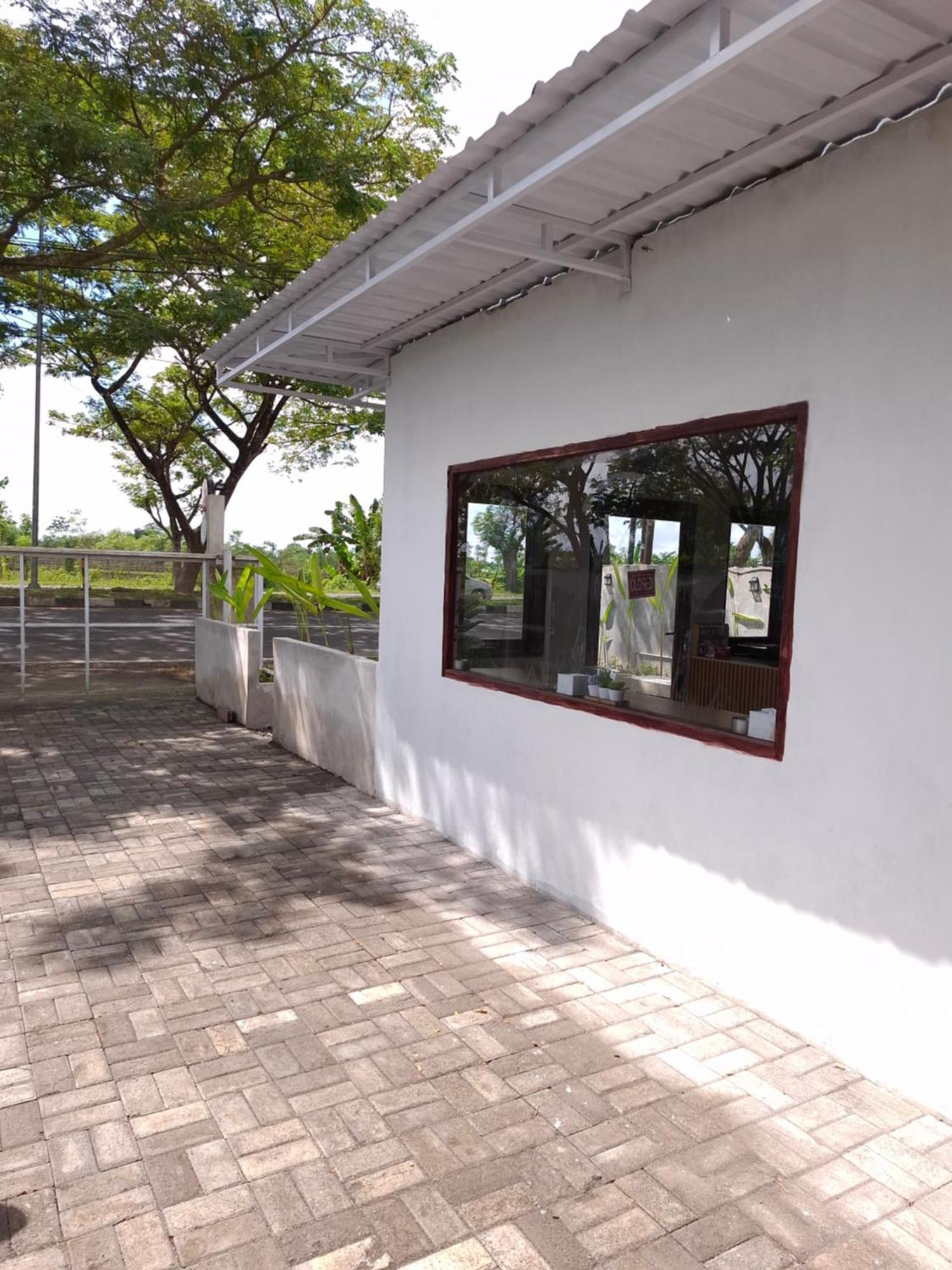 Mayeka Transit Hostel Bandara Internasional Lombok ปรายา ภายนอก รูปภาพ