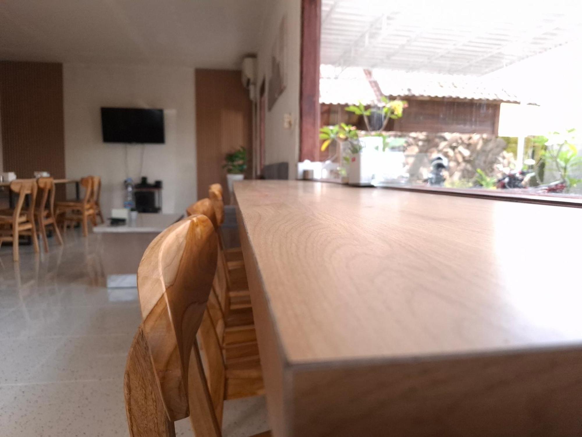 Mayeka Transit Hostel Bandara Internasional Lombok ปรายา ภายนอก รูปภาพ